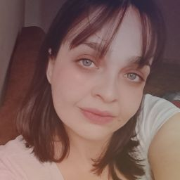 <p>Minha primeira experiência com a consulta feita no app foi boa e achei super prático. Fui atendida rapidamente e a profissional me ajudou no que estava necessitando. Se necessário voltarei a usar novamente.</p>
